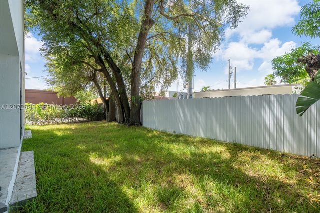 1629 NW 40th st, Miami, FL 33142