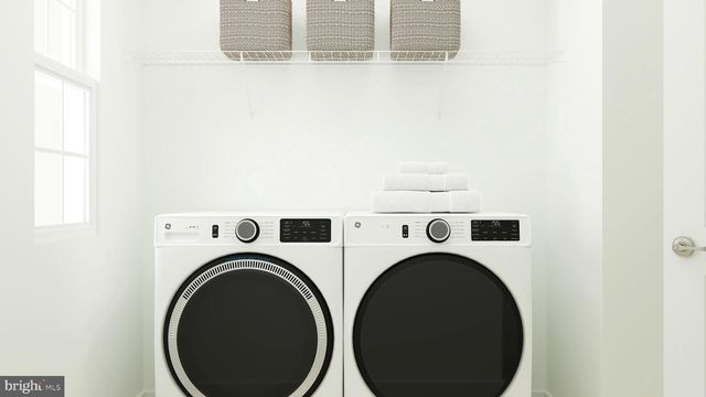 6 RED BARN LN, Bordentown, NJ 08505