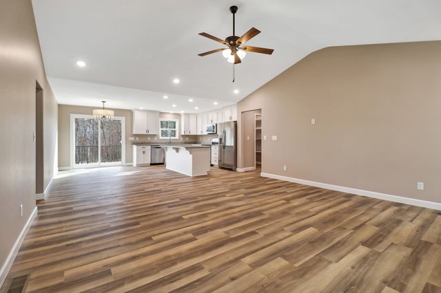 154 Adler Ln, Crossville, TN 38558