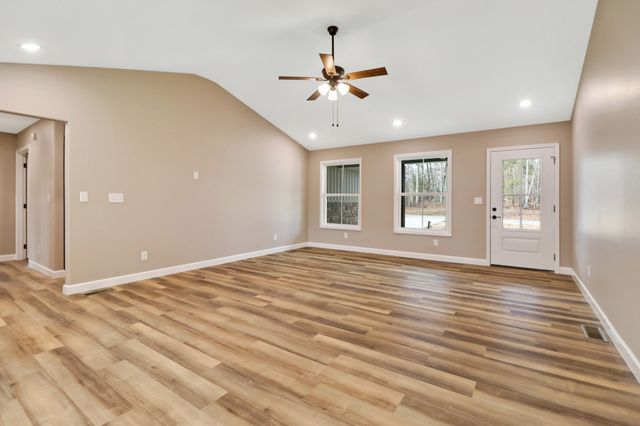 154 Adler Ln, Crossville, TN 38558