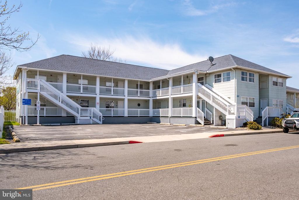 Image 1 of property listing at 207 8TH ST #203E, Ocean City, MD 21842
