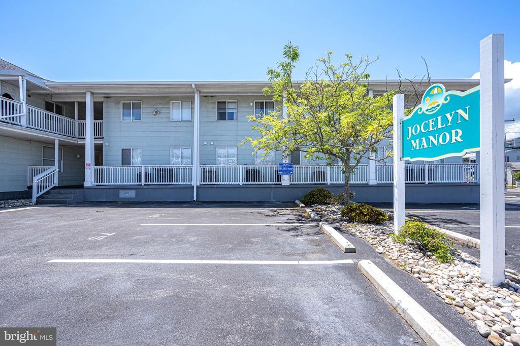 Image 2 of property listing at 207 8TH ST #203E, Ocean City, MD 21842