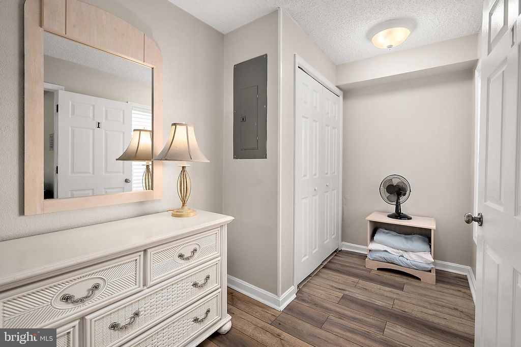 Image 31 of property listing at 207 8TH ST #203E, Ocean City, MD 21842