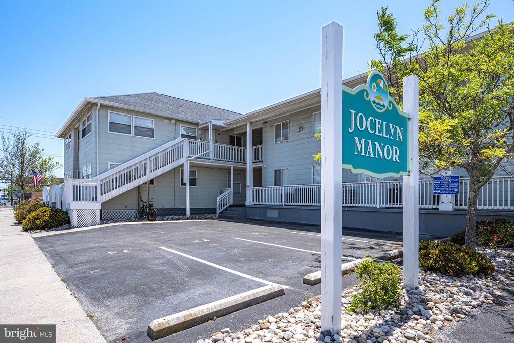 Image 35 of property listing at 207 8TH ST #203E, Ocean City, MD 21842