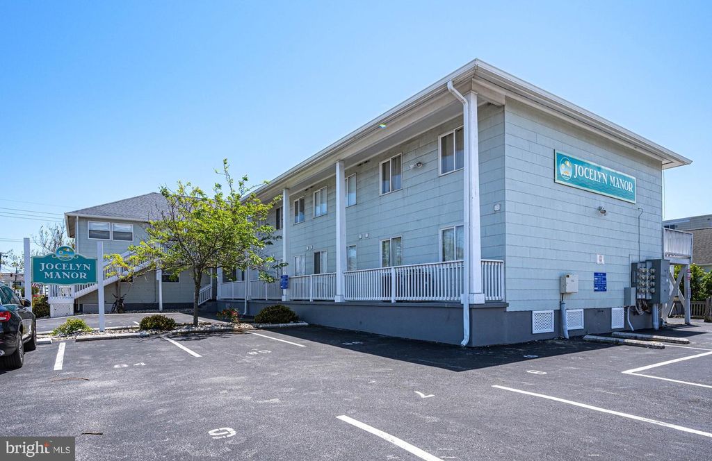 Image 37 of property listing at 207 8TH ST #203E, Ocean City, MD 21842