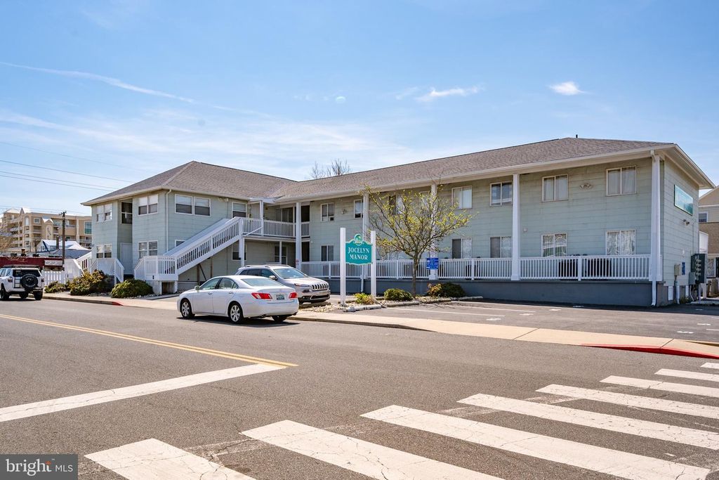 Image 41 of property listing at 207 8TH ST #203E, Ocean City, MD 21842