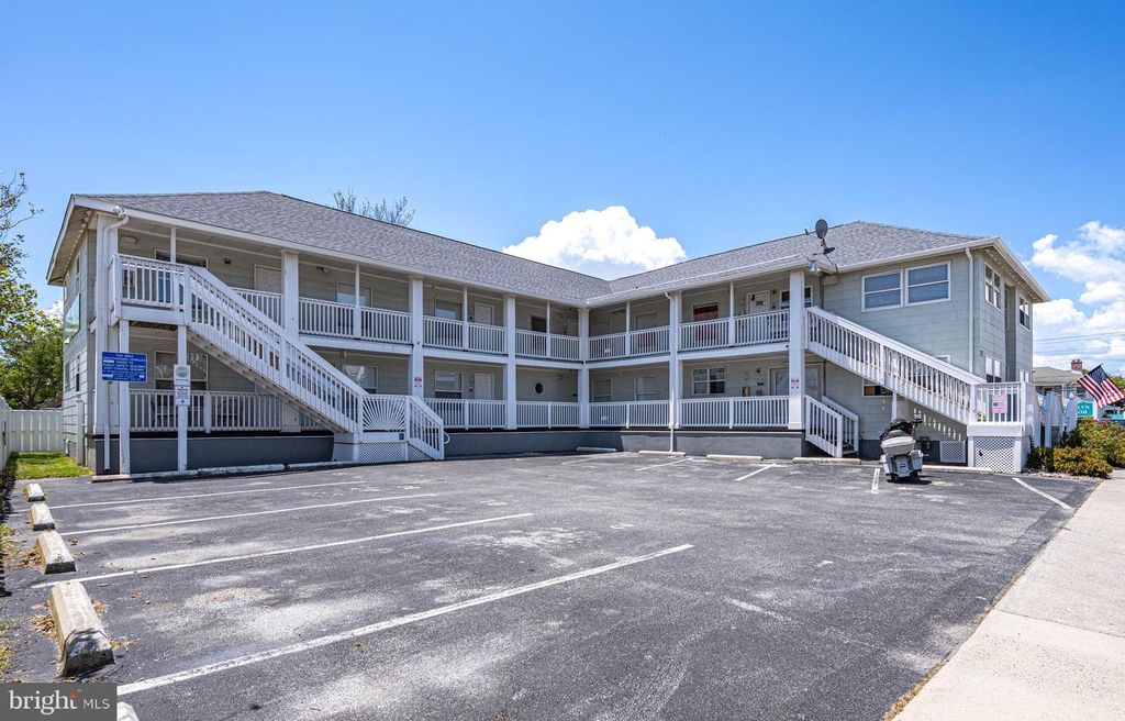 Image 42 of property listing at 207 8TH ST #203E, Ocean City, MD 21842