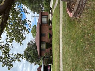 24761 Church Street, Oak Park, MI 48237