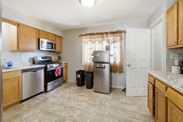 1418 87th STREET, Kenosha, WI 53143