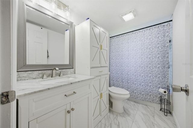720 LOCUST STREET, Tarpon Springs, FL 34689