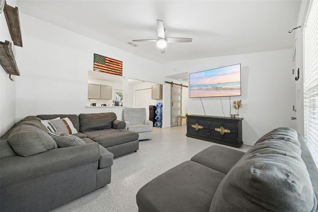 720 LOCUST STREET, Tarpon Springs, FL 34689