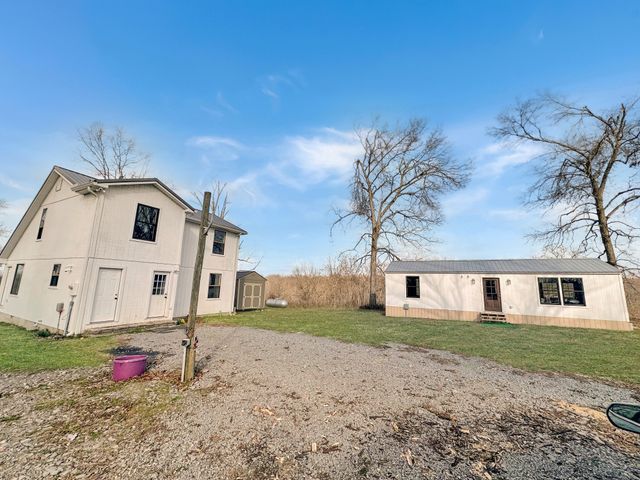 1041 Old Mount Vernon Rd, Bethpage, TN 37022