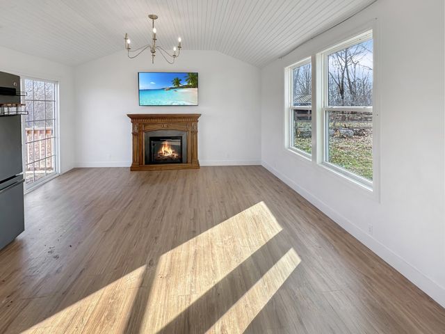 1041 Old Mount Vernon Rd, Bethpage, TN 37022