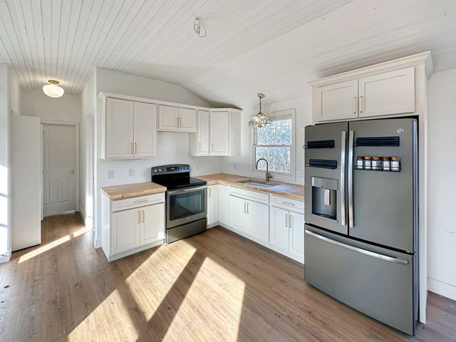1041 Old Mount Vernon Rd, Bethpage, TN 37022