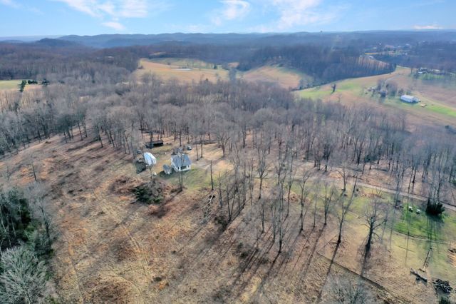 1041 Old Mount Vernon Rd, Bethpage, TN 37022