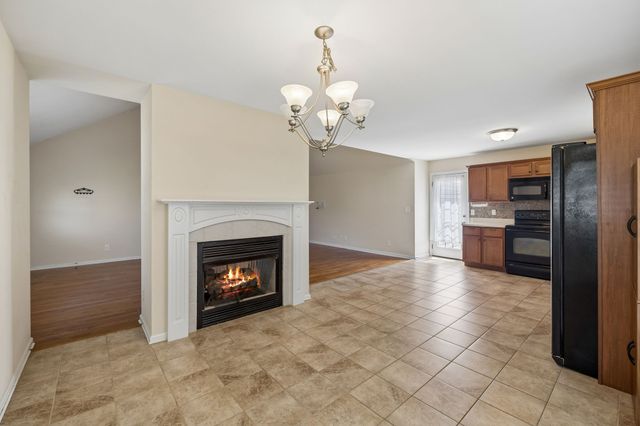 688 Fallbrook Ln, Clarksville, TN 37040