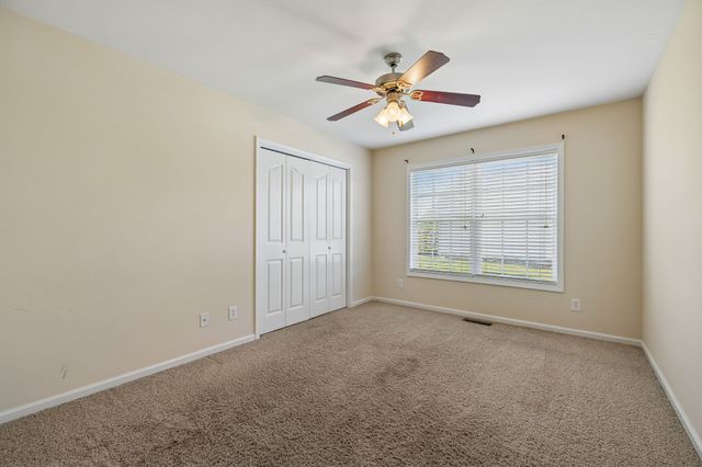 688 Fallbrook Ln, Clarksville, TN 37040