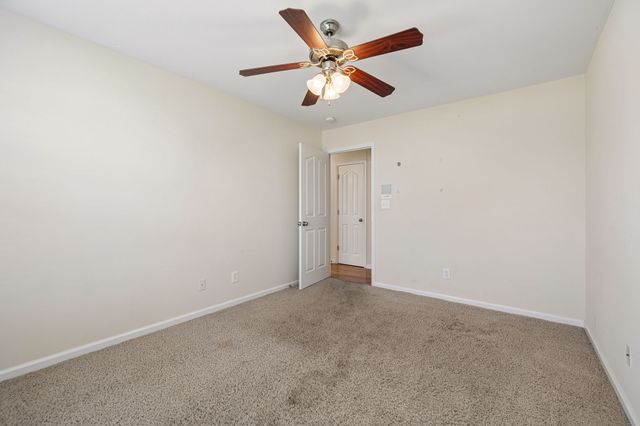 688 Fallbrook Ln, Clarksville, TN 37040