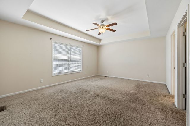 688 Fallbrook Ln, Clarksville, TN 37040