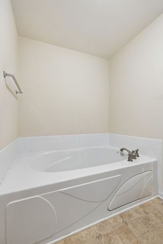 688 Fallbrook Ln, Clarksville, TN 37040