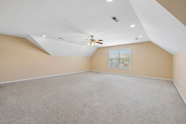 688 Fallbrook Ln, Clarksville, TN 37040