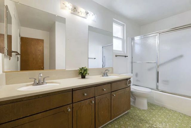 10568 Des Moines, Porter Ranch, CA 91326