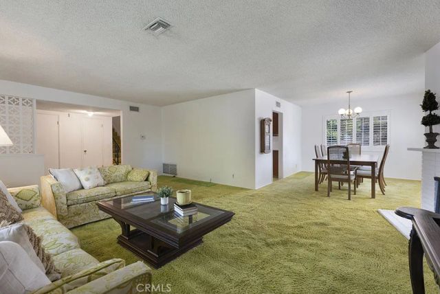 10568 Des Moines, Porter Ranch, CA 91326