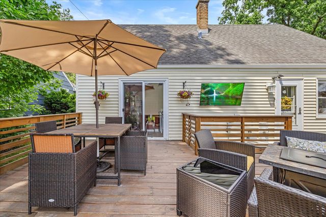 817 S Spring Road, Elmhurst, IL 60126