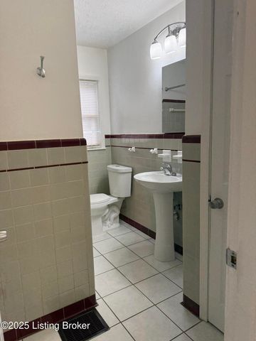 6732 Marian Dr, Louisville, KY 40216