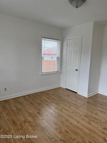 6732 Marian Dr, Louisville, KY 40216