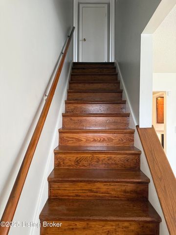 6732 Marian Dr, Louisville, KY 40216