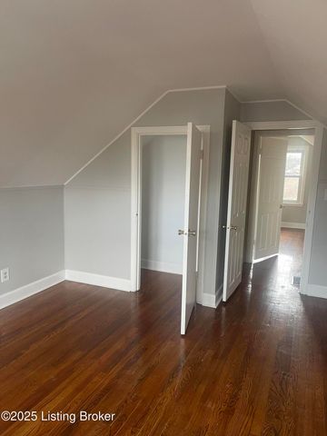 6732 Marian Dr, Louisville, KY 40216