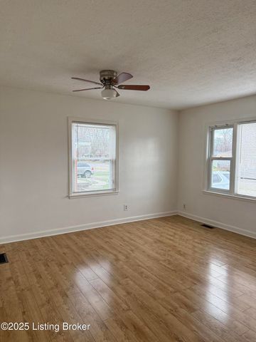 6732 Marian Dr, Louisville, KY 40216