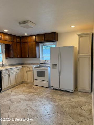 6732 Marian Dr, Louisville, KY 40216