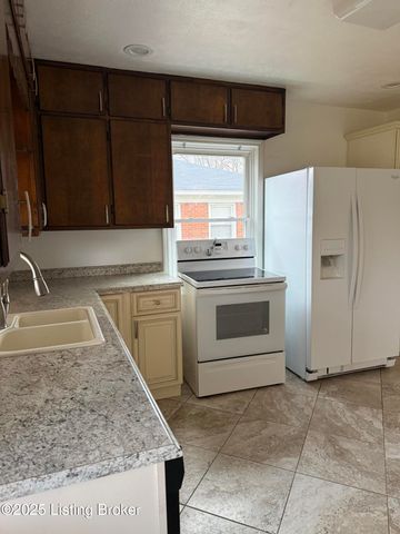 6732 Marian Dr, Louisville, KY 40216