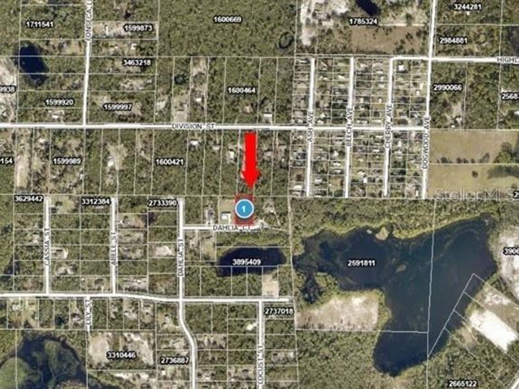 Image 2 of property listing at DAHLIA COURT, Eustis, FL 32736