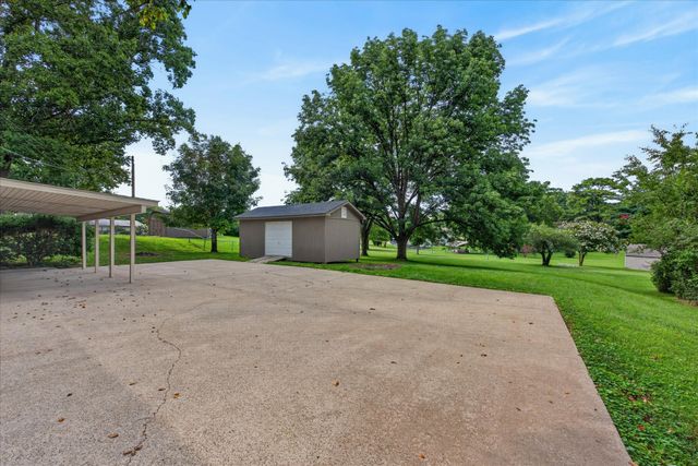 309 Dunbar Cave Rd, Clarksville, TN 37043