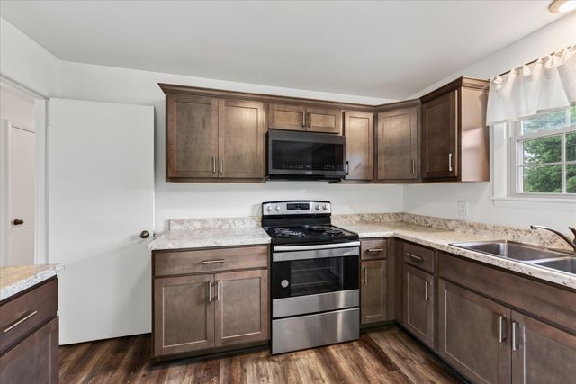 309 Dunbar Cave Rd, Clarksville, TN 37043