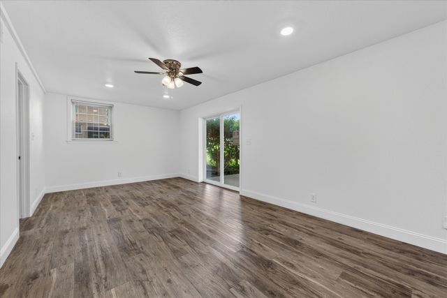 309 Dunbar Cave Rd, Clarksville, TN 37043