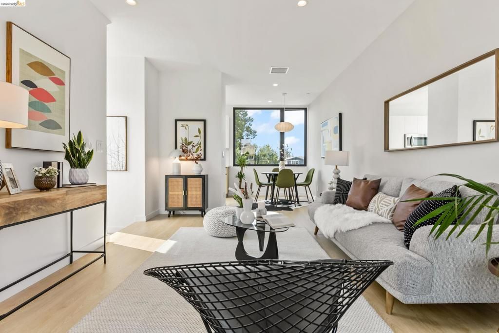 Image 1 of property listing at 1235 Hampel St., Oakland, CA 94602