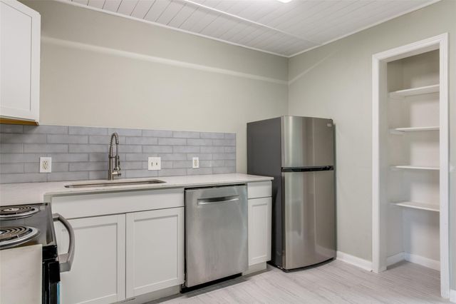 5216 McCarty W 7, Austin, TX 78749