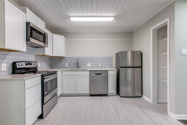 5216 McCarty W 7, Austin, TX 78749