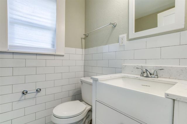 5216 McCarty W 7, Austin, TX 78749