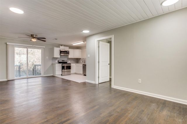 5216 McCarty W 7, Austin, TX 78749