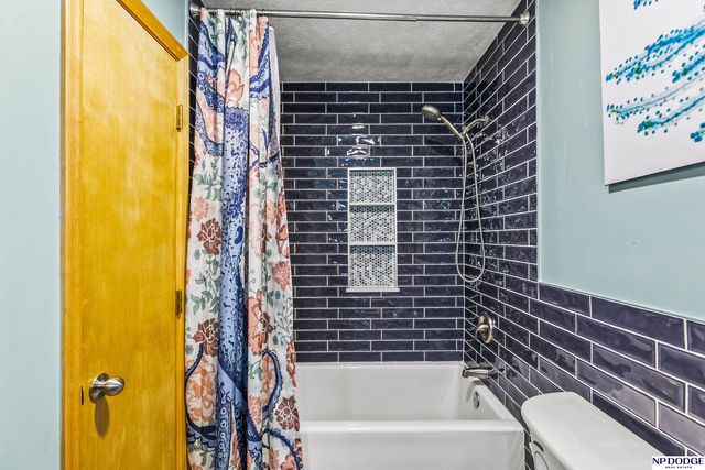 13424 Montclair Drive, Omaha, NE 68144