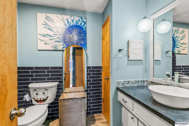 13424 Montclair Drive, Omaha, NE 68144