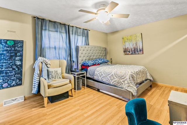 13424 Montclair Drive, Omaha, NE 68144