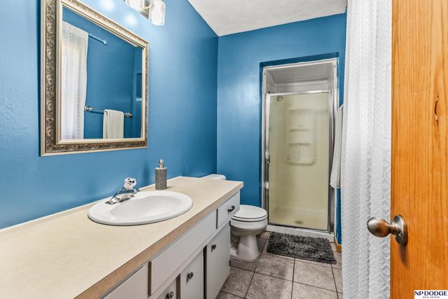 13424 Montclair Drive, Omaha, NE 68144