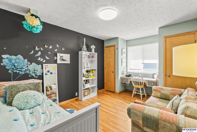 13424 Montclair Drive, Omaha, NE 68144