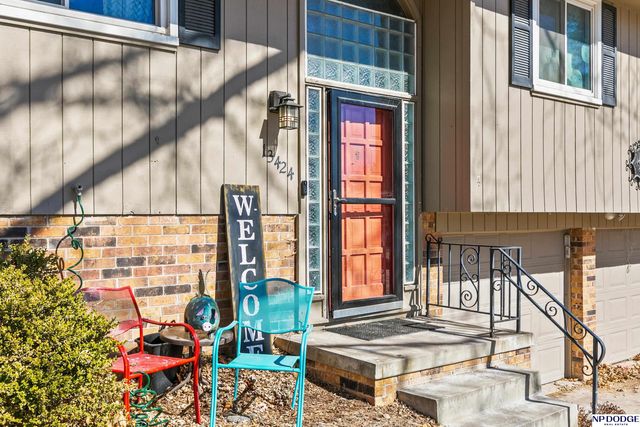 13424 Montclair Drive, Omaha, NE 68144